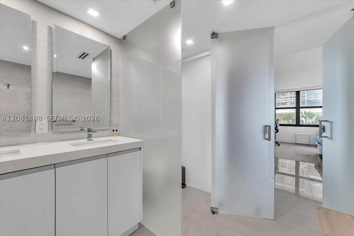 9801 Collins Ave 5u Property Photo 15