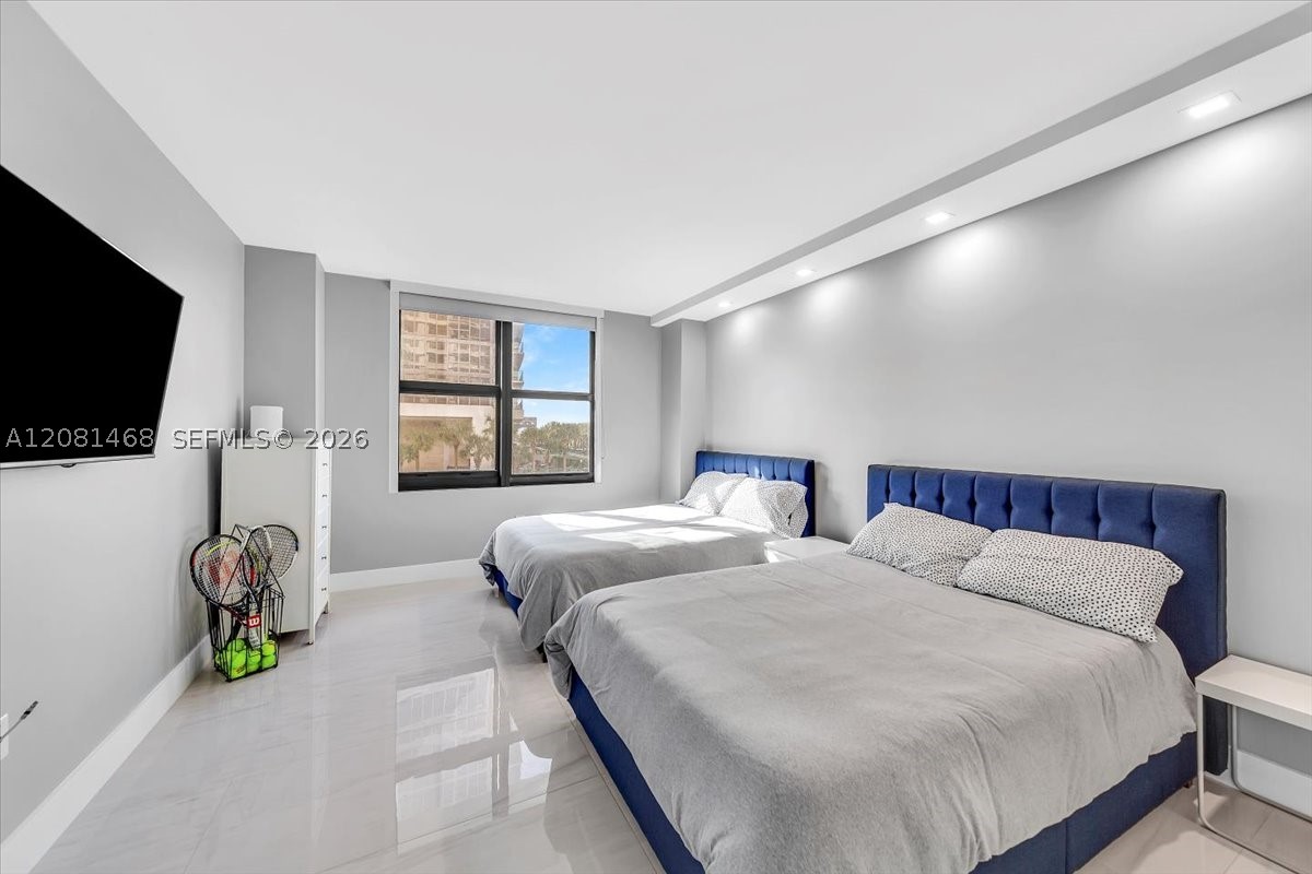 9801 Collins Ave 5u Property Photo 19