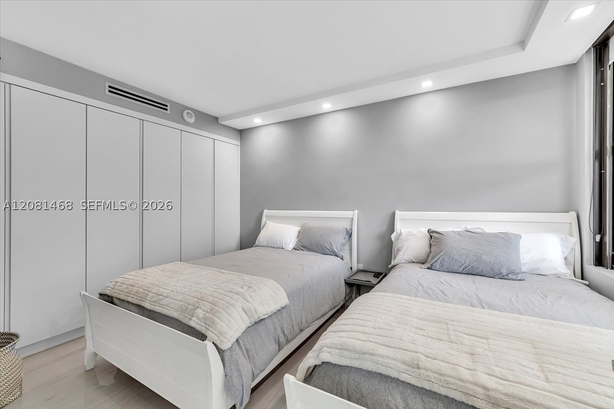9801 Collins Ave 5u Property Photo 35