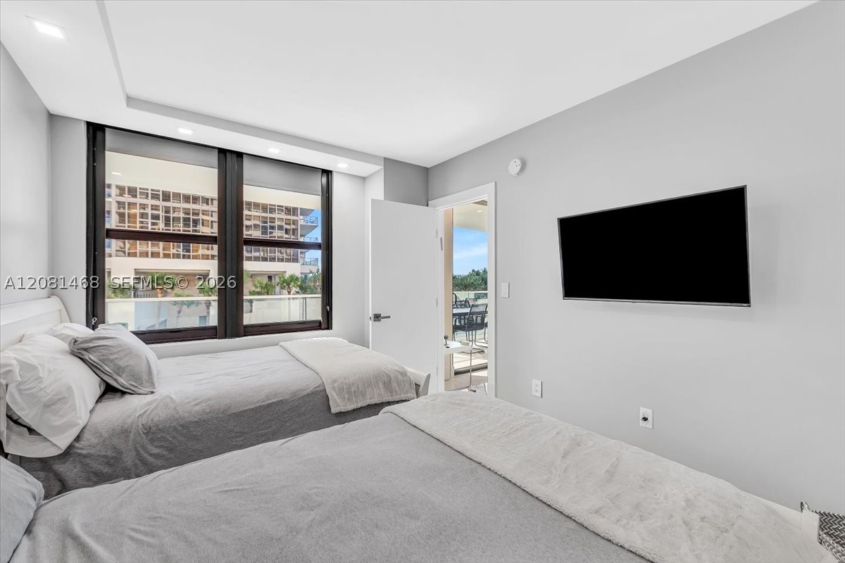 9801 Collins Ave 5u Property Photo 36
