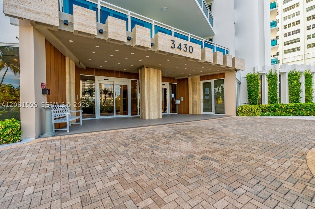 3430 Galt Ocean Dr 305 Property Photo 5