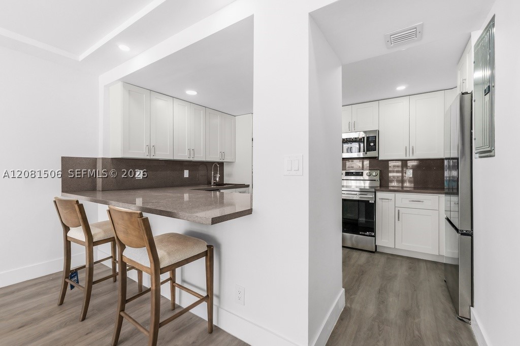 3430 Galt Ocean Dr 305 Property Photo 11