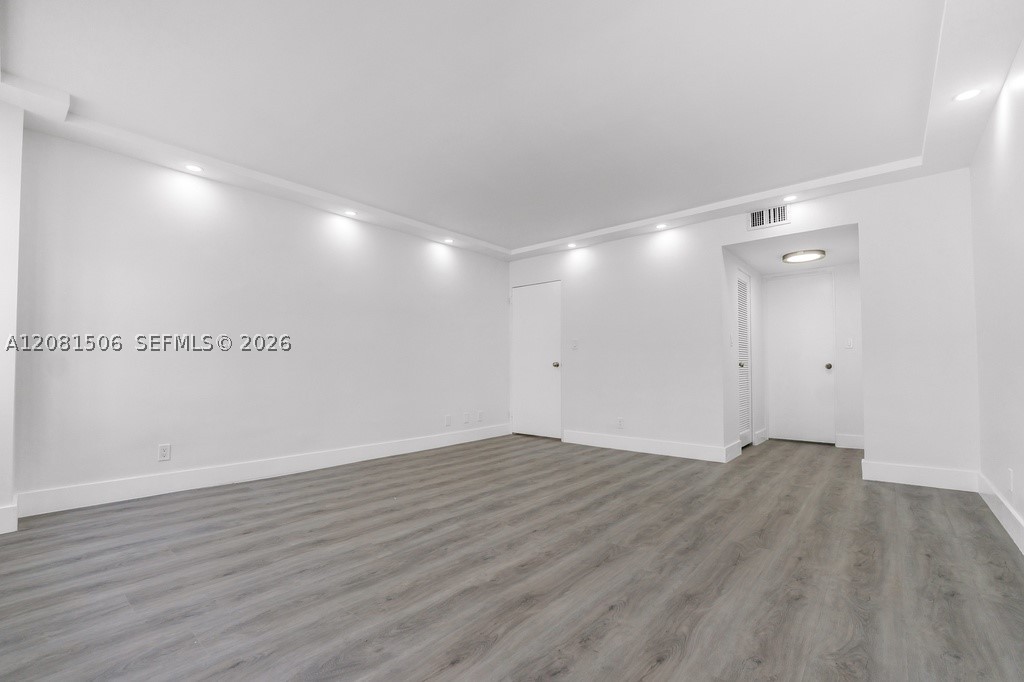 3430 Galt Ocean Dr 305 Property Photo 17