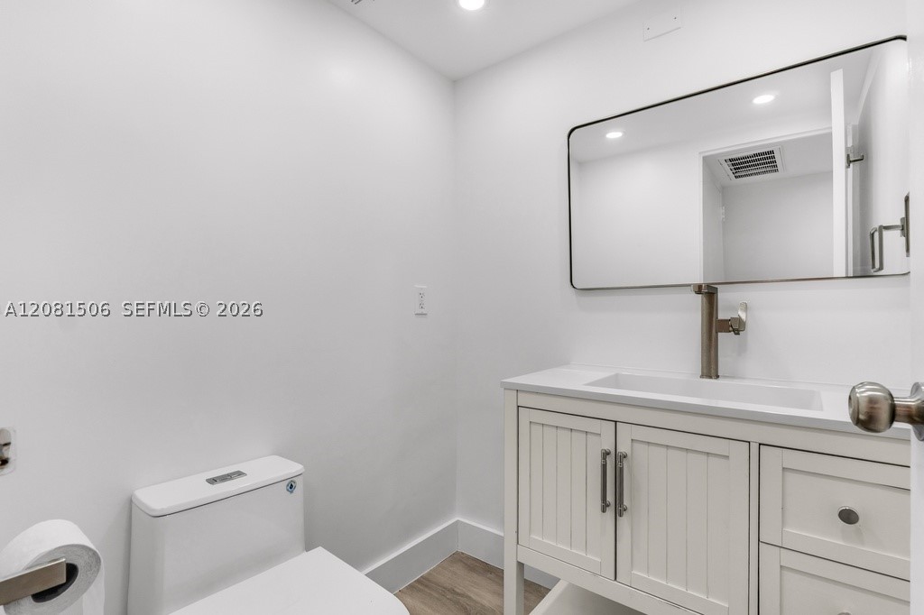 3430 Galt Ocean Dr 305 Property Photo 22
