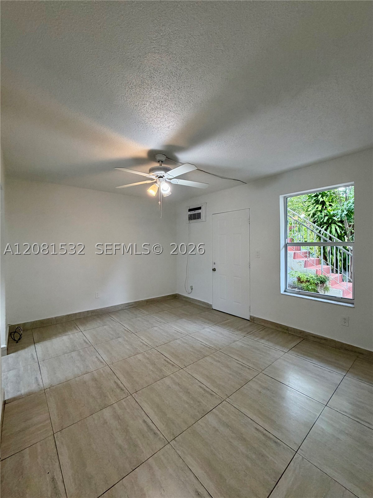 1045 Sw 4th St 2 Property Photo 3