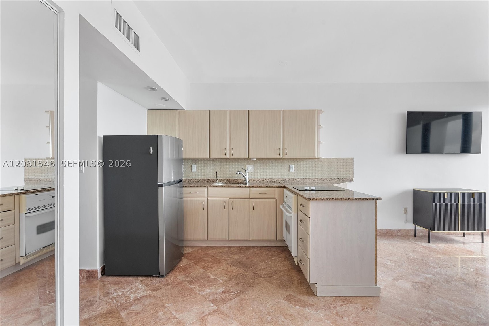 555 Ne 15th St 515 Property Photo 11