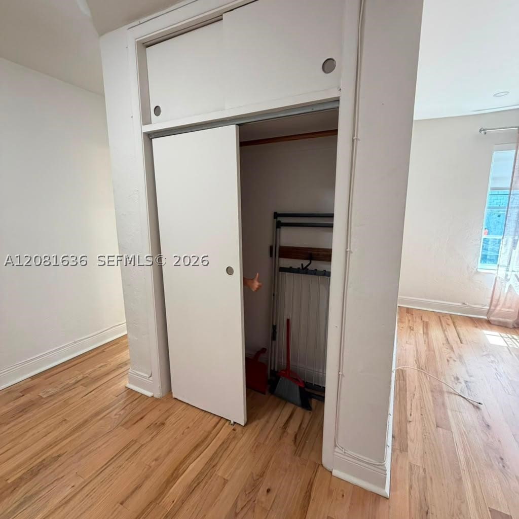 6944 Byron Ave 9 Property Photo 4