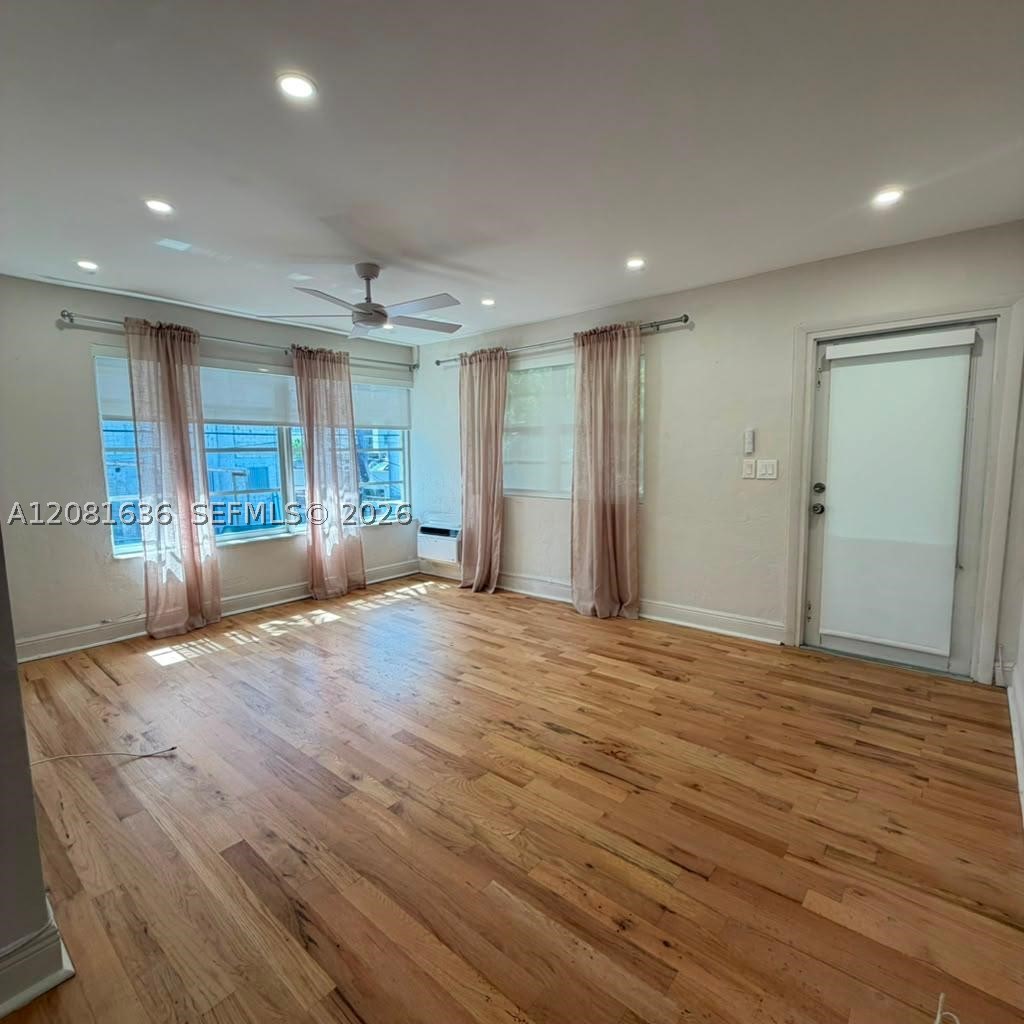 6944 Byron Ave 9 Property Photo 6