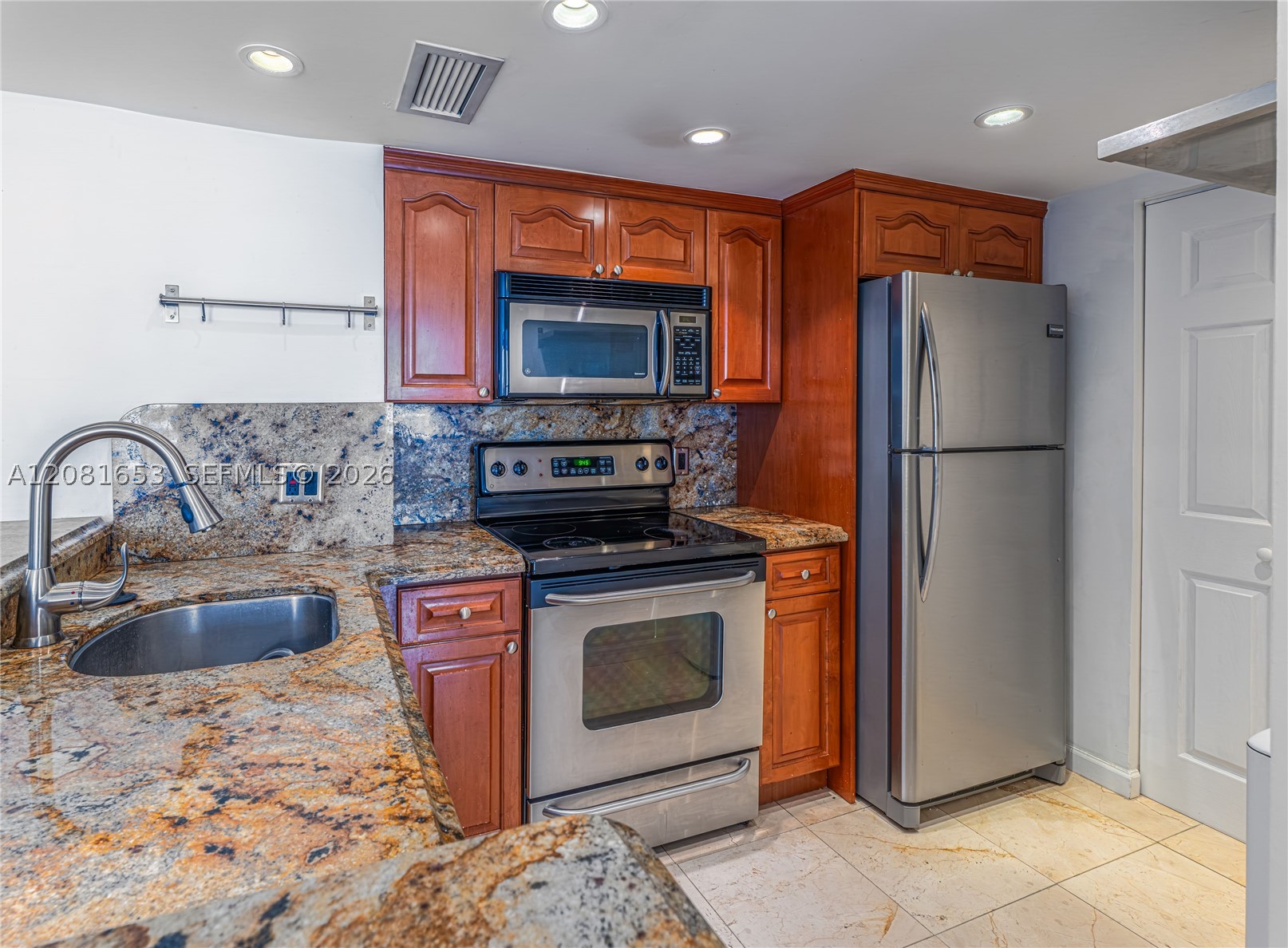 770 Claughton Island Dr 1603 Property Photo 2