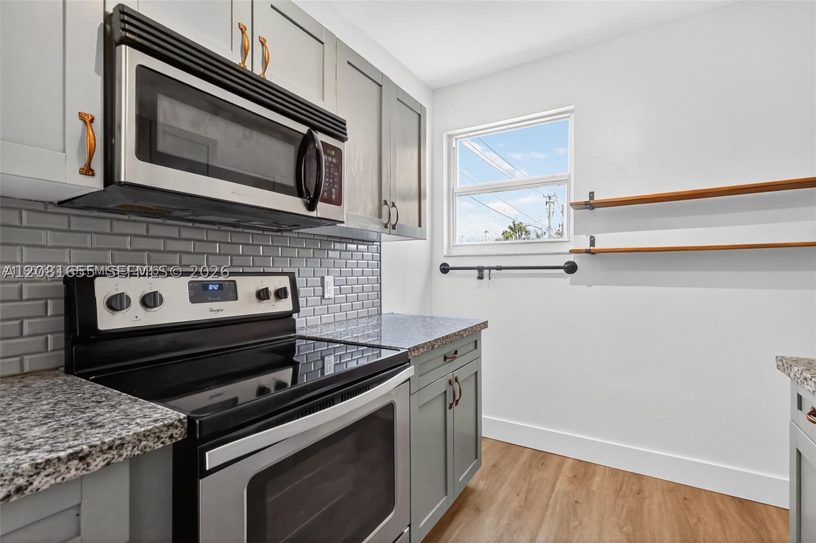 7207 Bay Dr 25 Property Photo 2