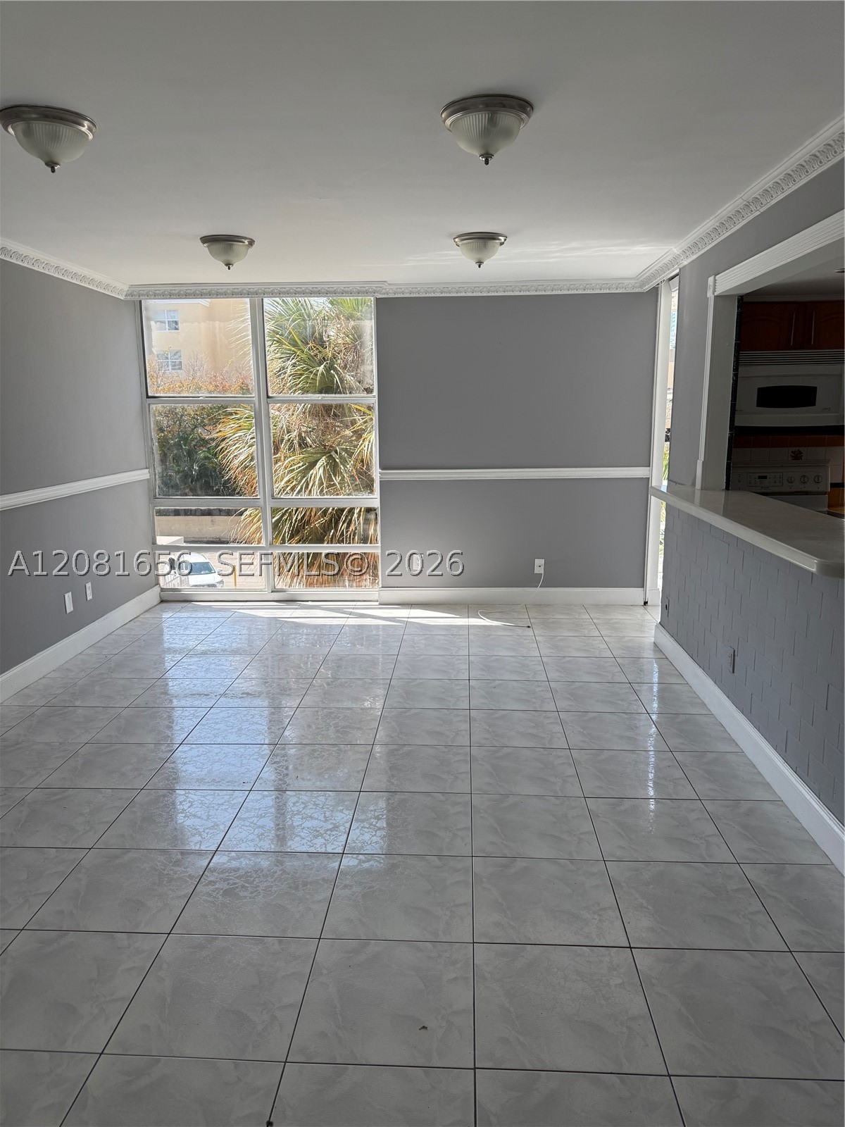 210 172 St 326 Property Photo 2