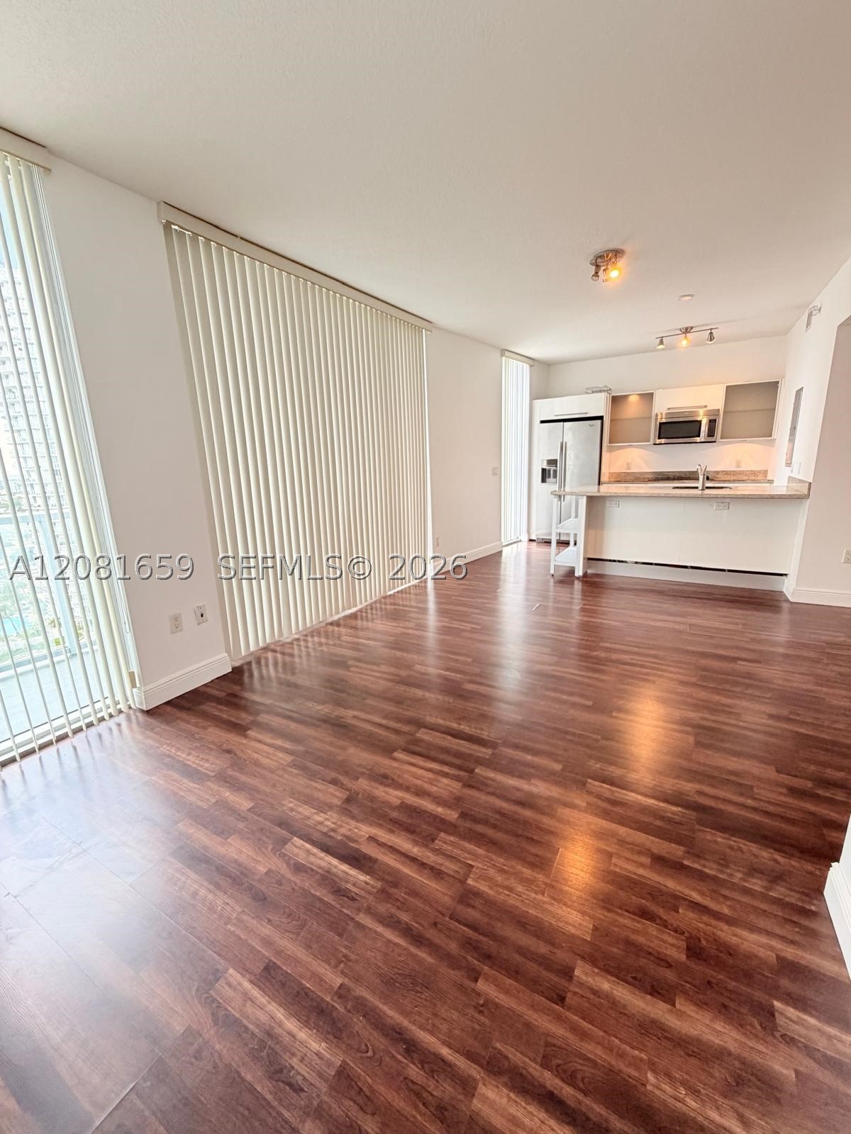 185 Sw 7th St 2600 Property Photo 4