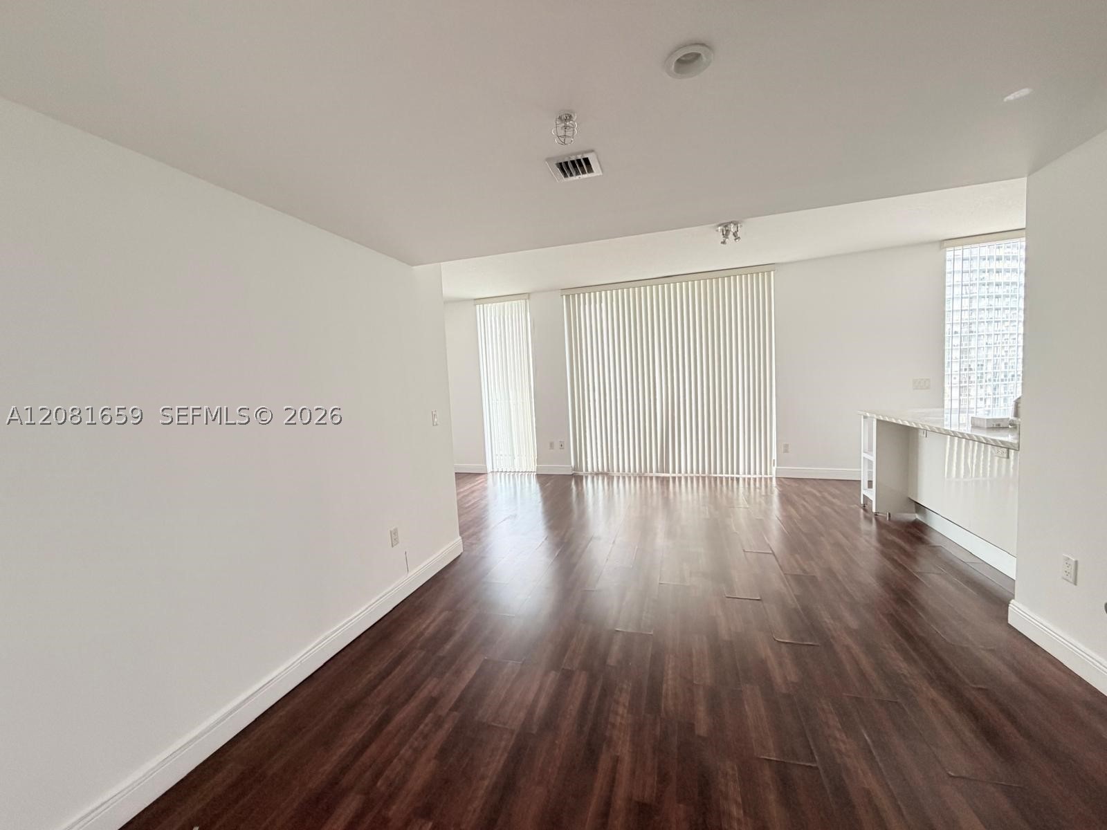 185 Sw 7th St 2600 Property Photo 6