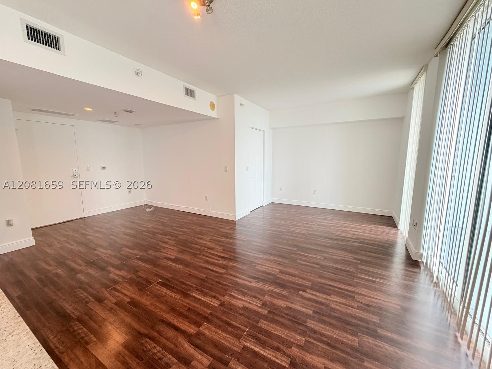 185 Sw 7th St 2600 Property Photo 8
