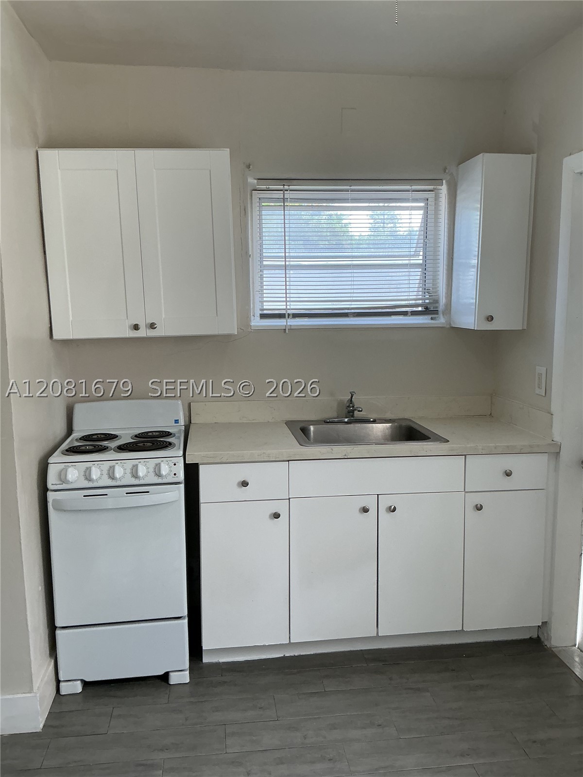 2222 Van Buren St 26 Property Photo 8