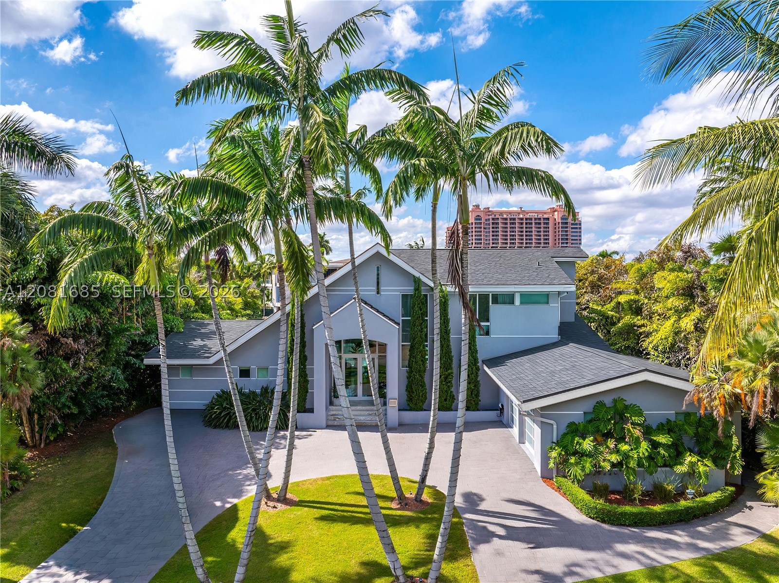6944 Sunrise Ter Property Photo 4