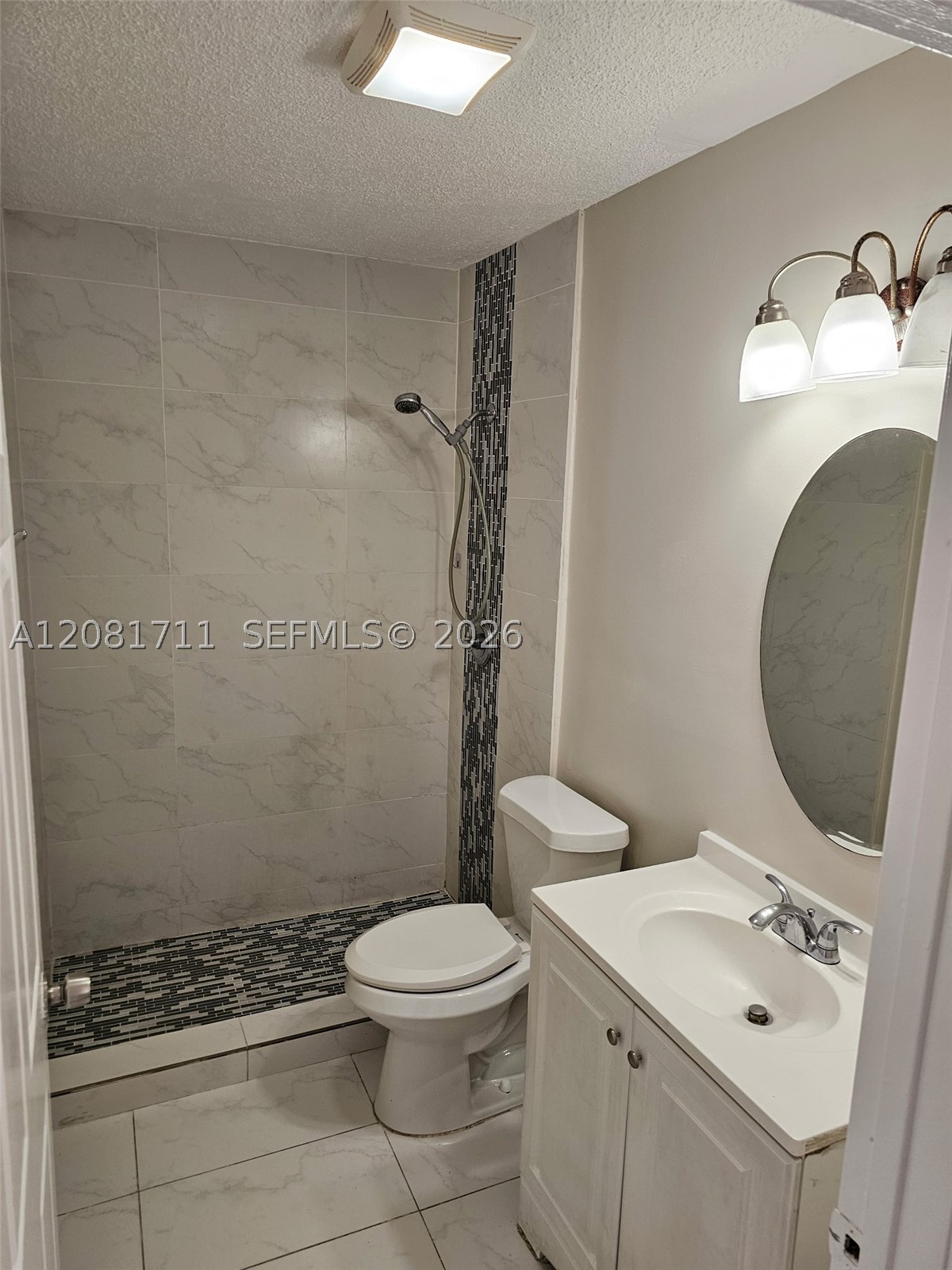 2302 Johnson St 3 Property Photo 5