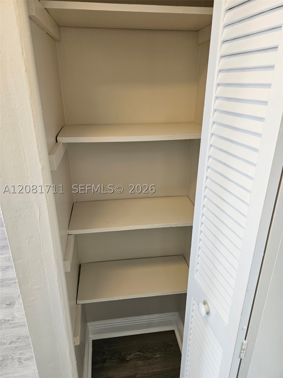 2302 Johnson St 3 Property Photo 6