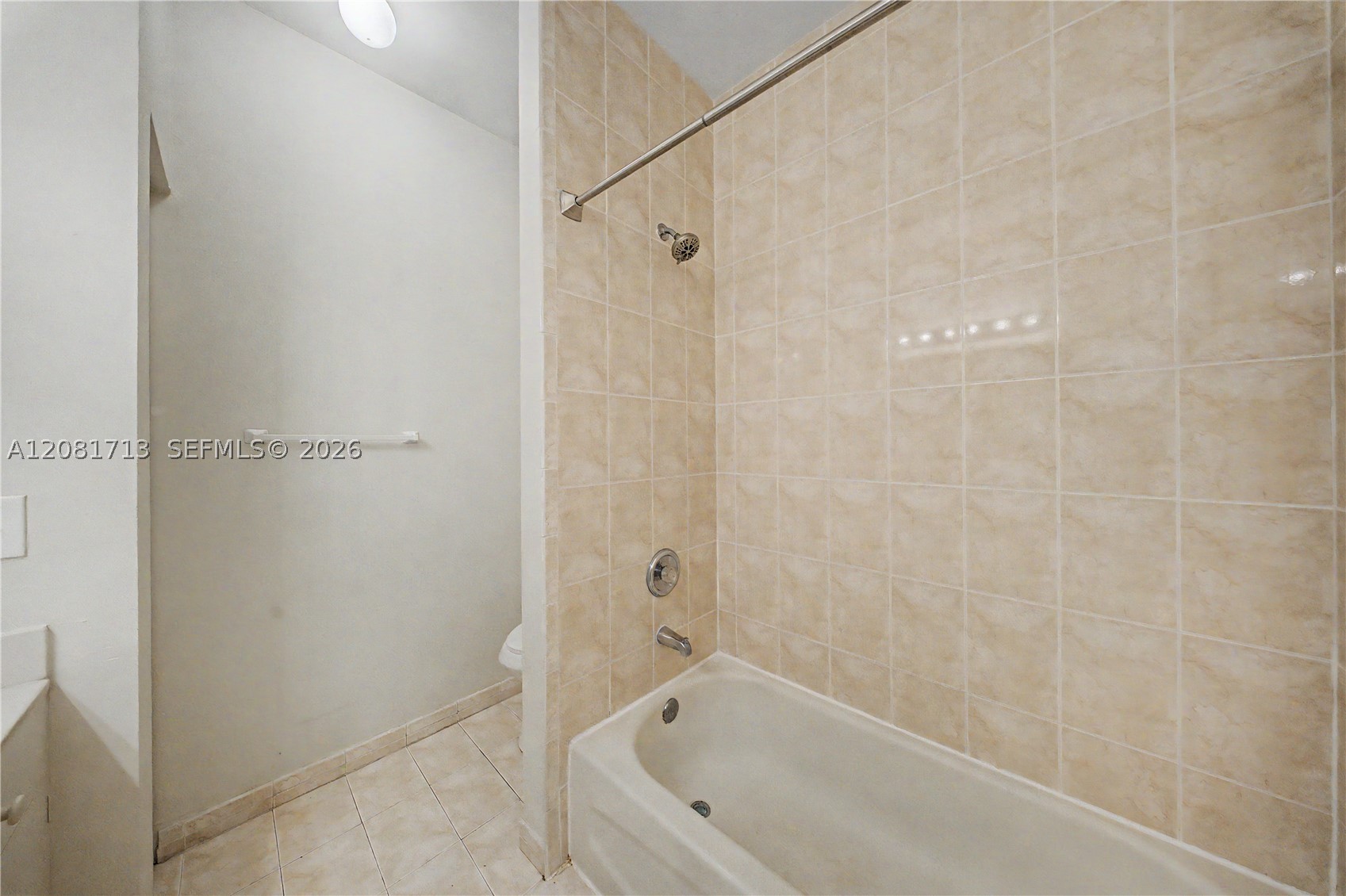 2630 Ne 3rd Dr 202 Property Photo 17
