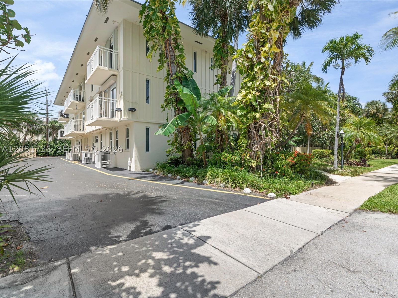 255 Sunrise Dr 307 Property Photo 2