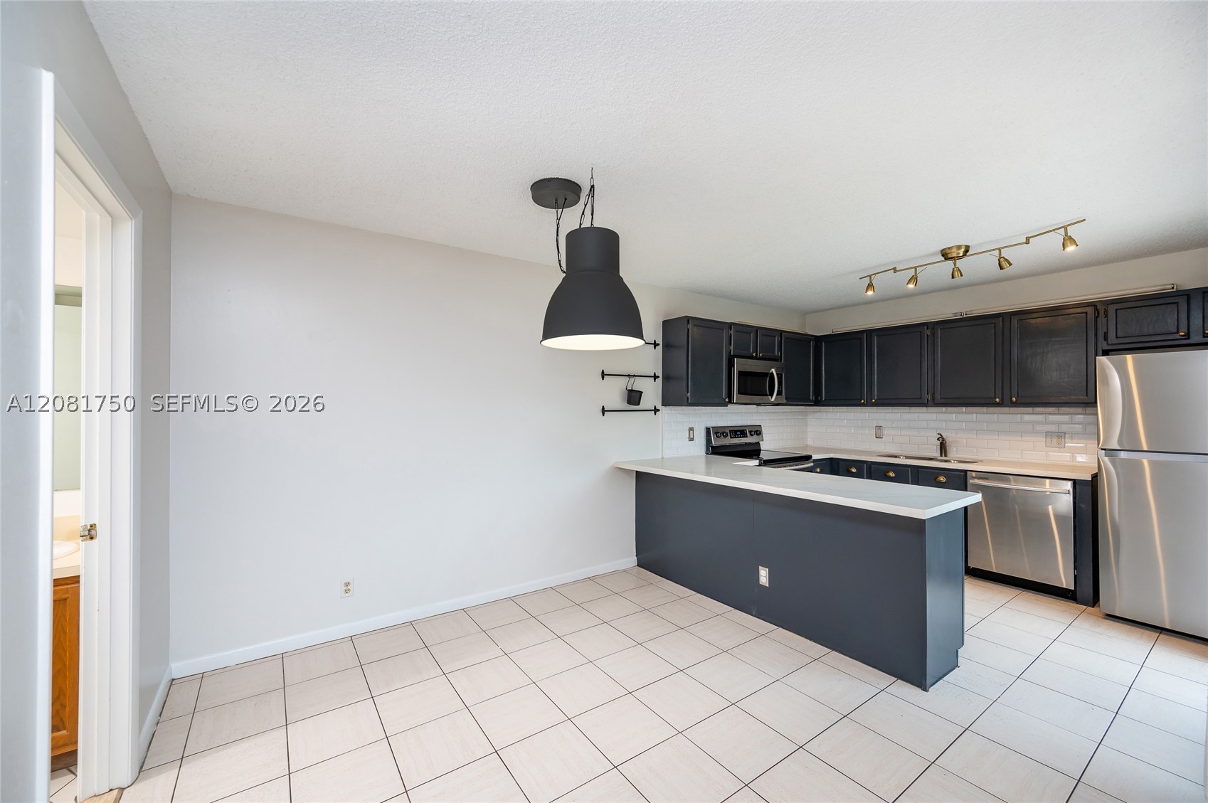 2536 Camelot Ct 2536 Property Photo 7