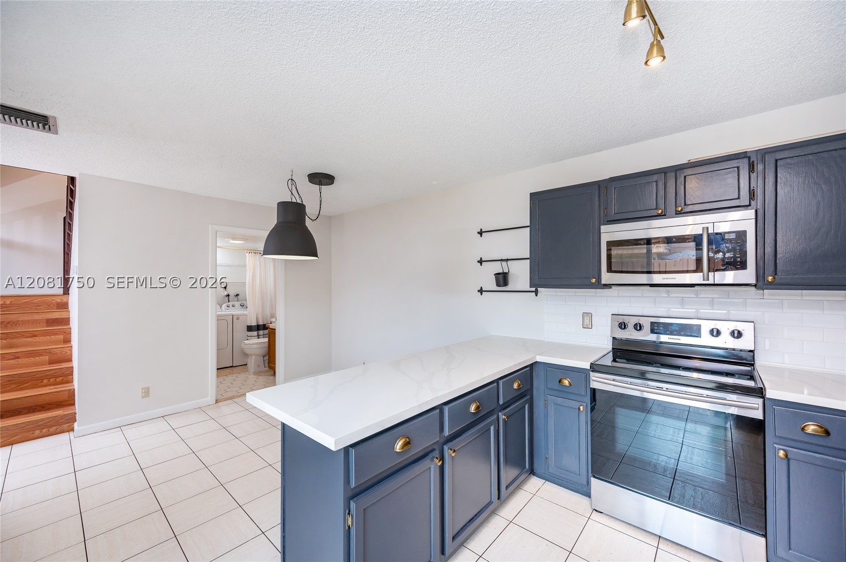 2536 Camelot Ct 2536 Property Photo 8