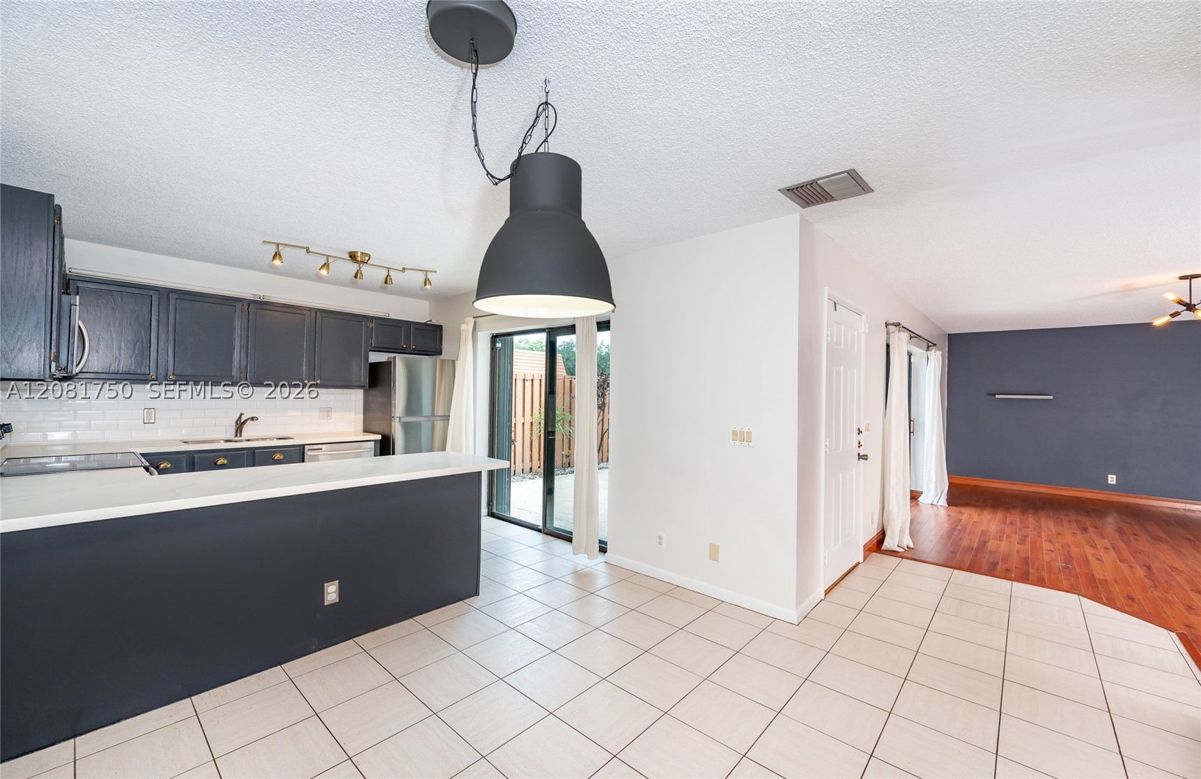 2536 Camelot Ct 2536 Property Photo 9