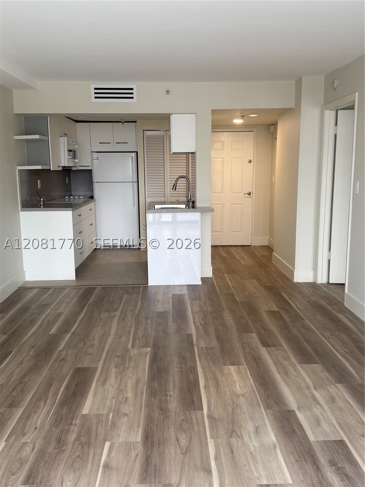 540 Brickell Key Dr 726 Property Photo 12