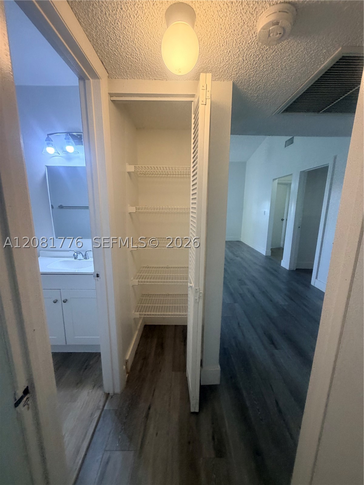 950 Constitution Dr 950h Property Photo 14