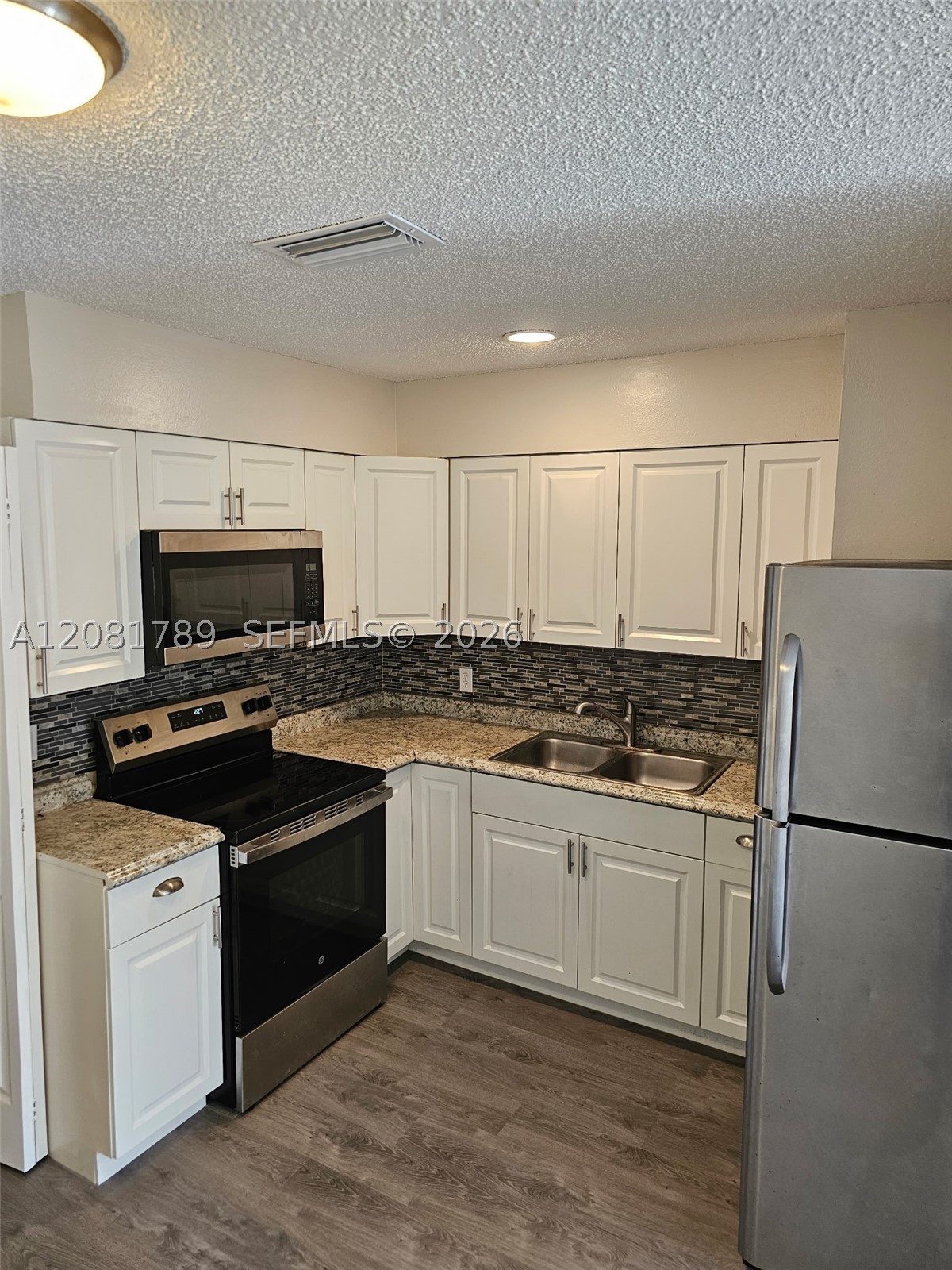 2302 Johnson St 2 Property Photo 1