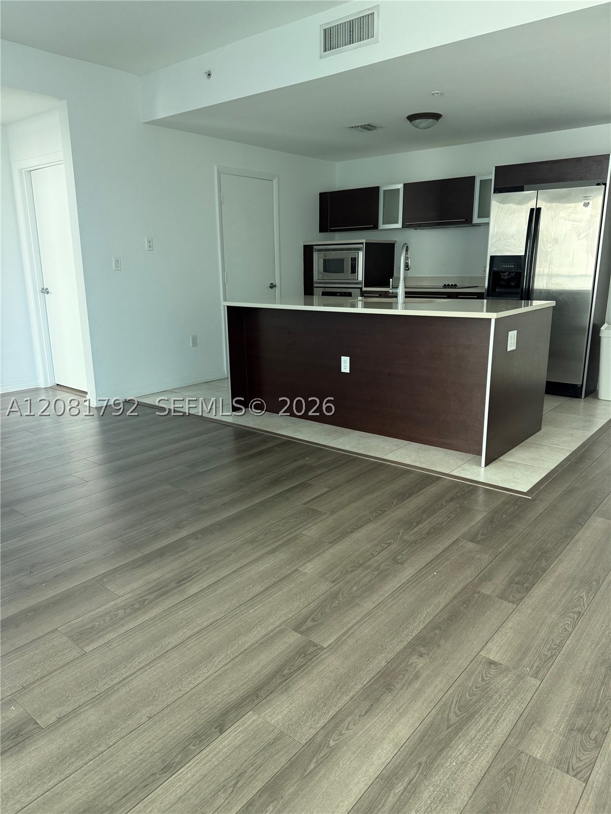 1900 N Bayshore Dr 1517 Property Photo 4