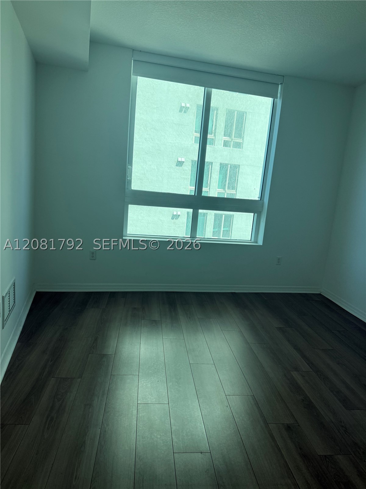 1900 N Bayshore Dr 1517 Property Photo 5