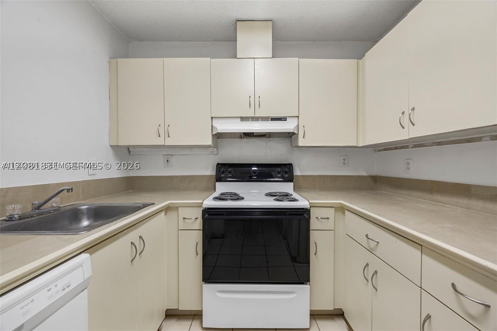 8421 Sw 209th St 8421 Property Photo 3