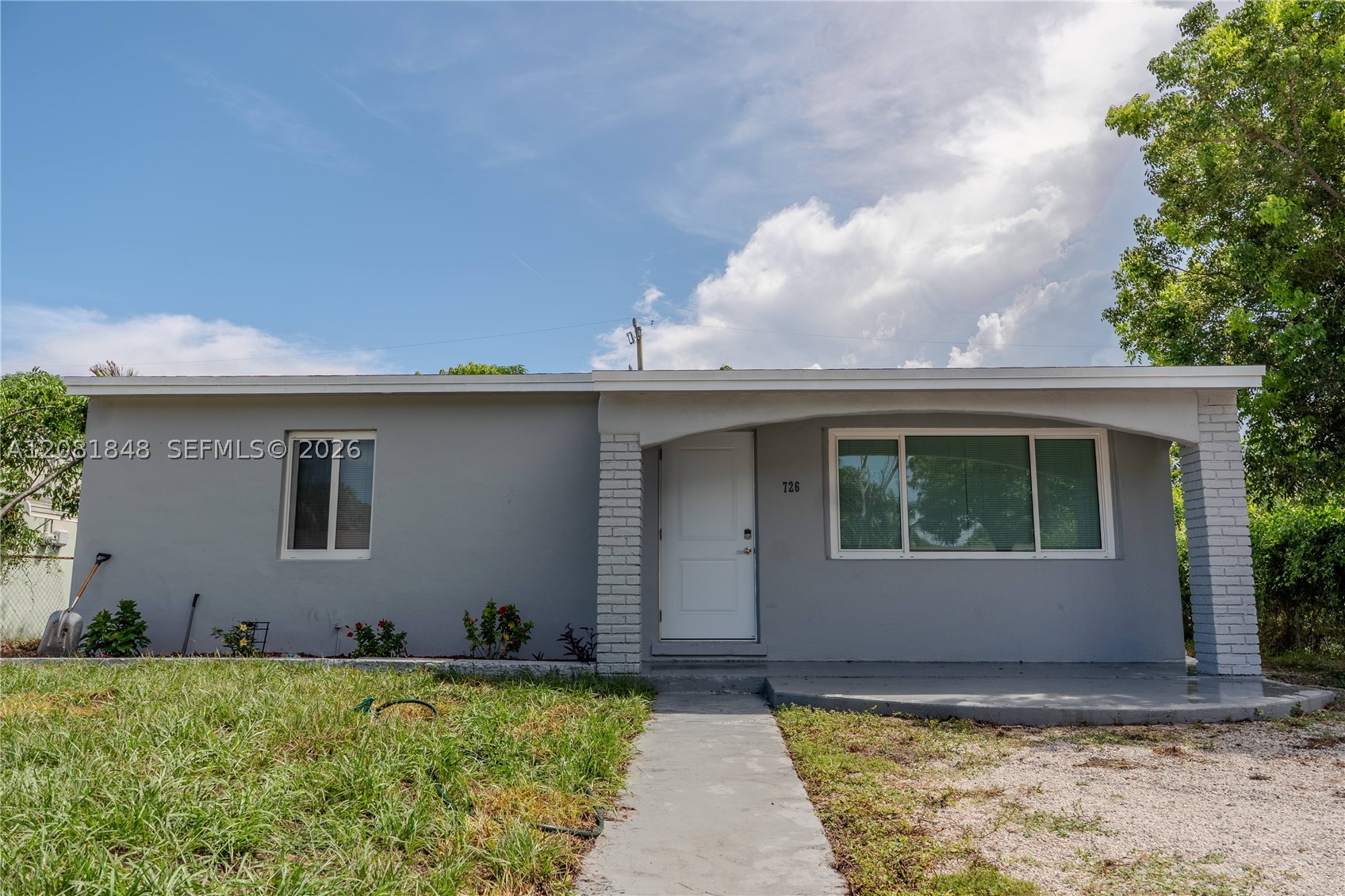 726 56th St Property Photo 1