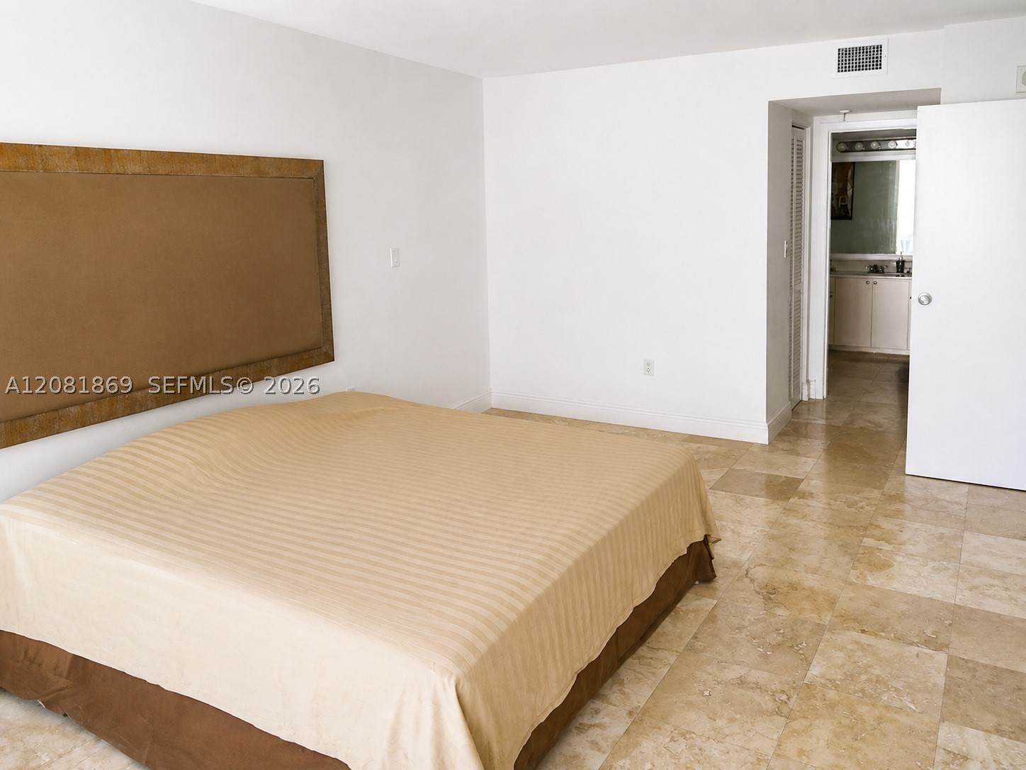 555 Ne 15th St 28d Property Photo 8