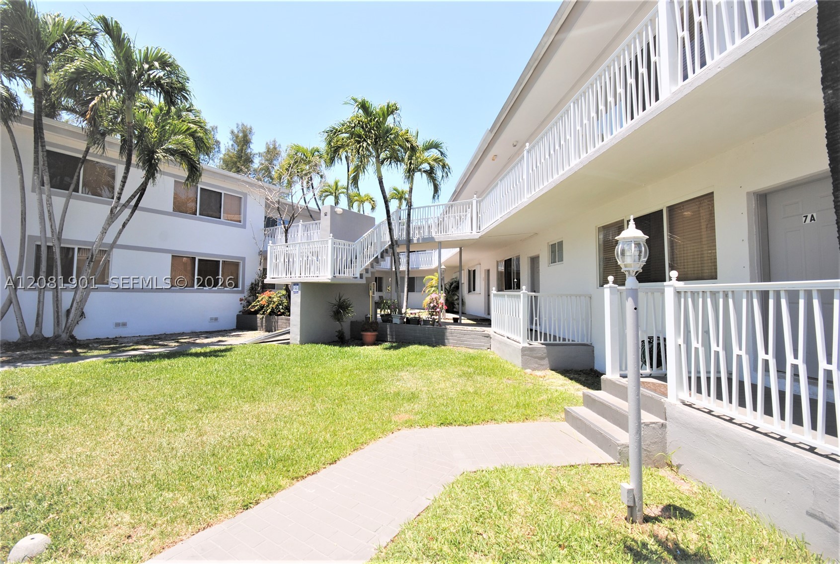 75 S Shore Dr 4B Property Photo 1