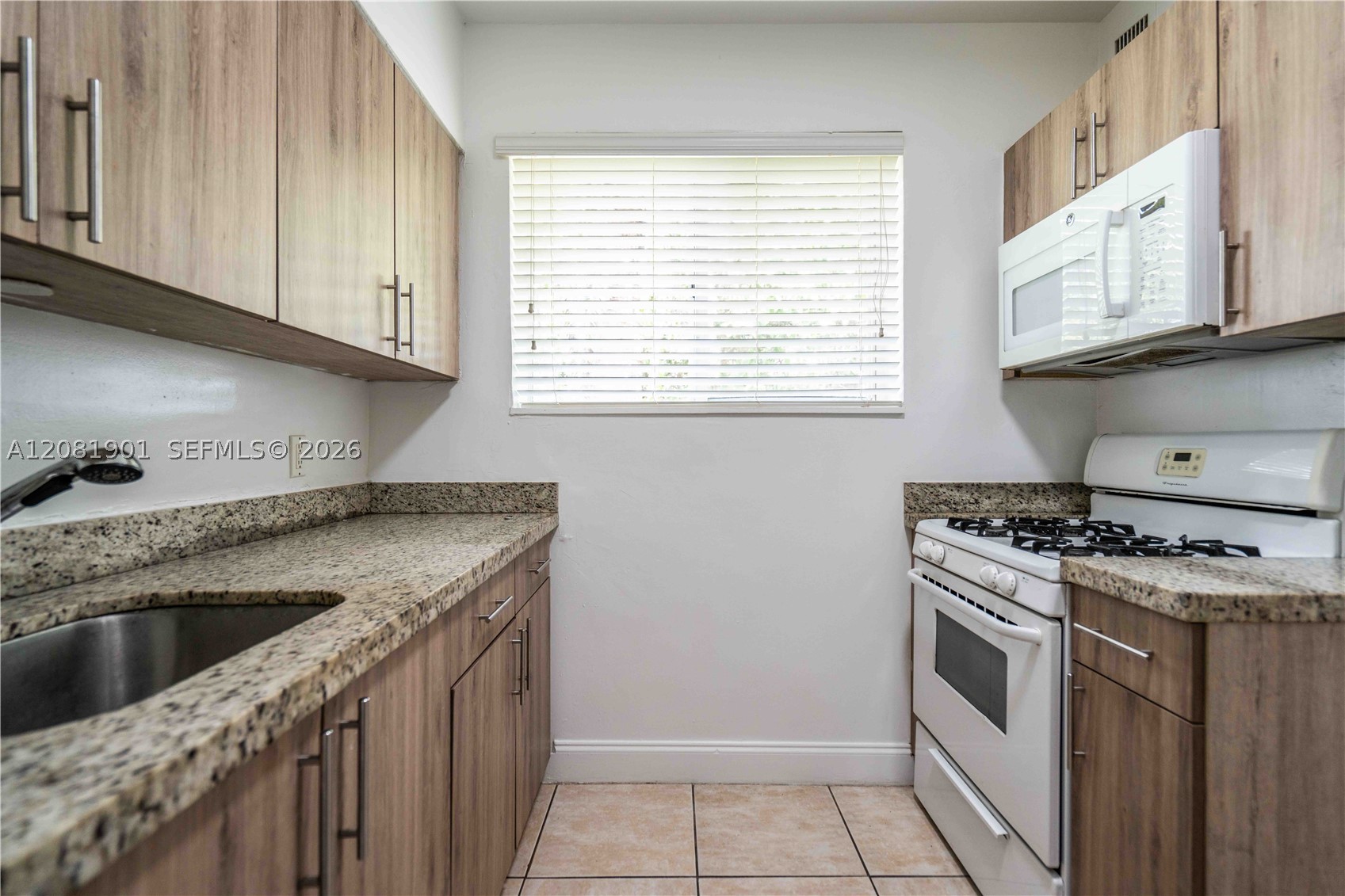75 S Shore Dr 4b Property Photo 9