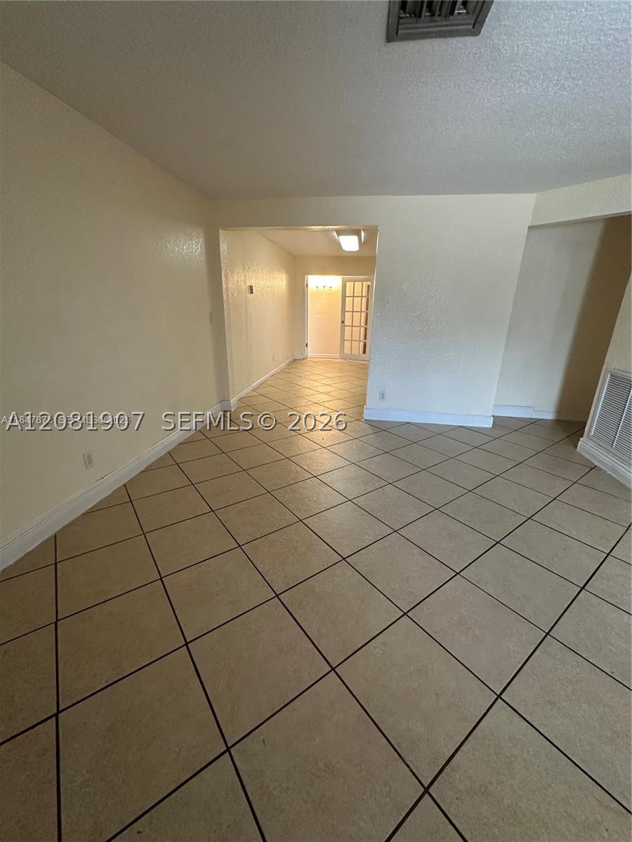 4041 Sw 50th St Property Photo 4
