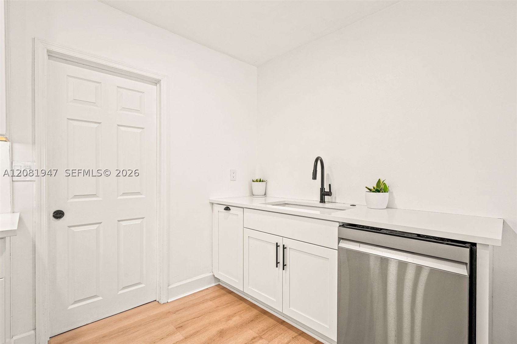 1300 Ashby St Property Photo 9