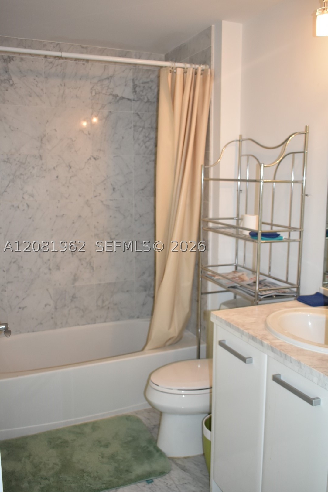 253 Ne 2nd St 1402 Property Photo 18
