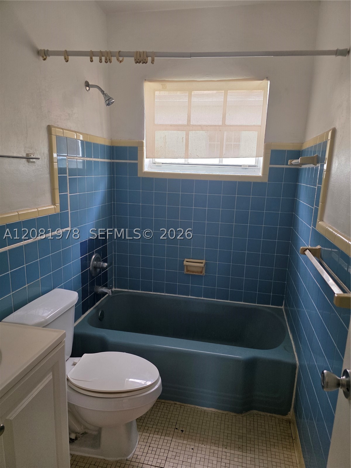 635 8th St 202 Property Photo 7