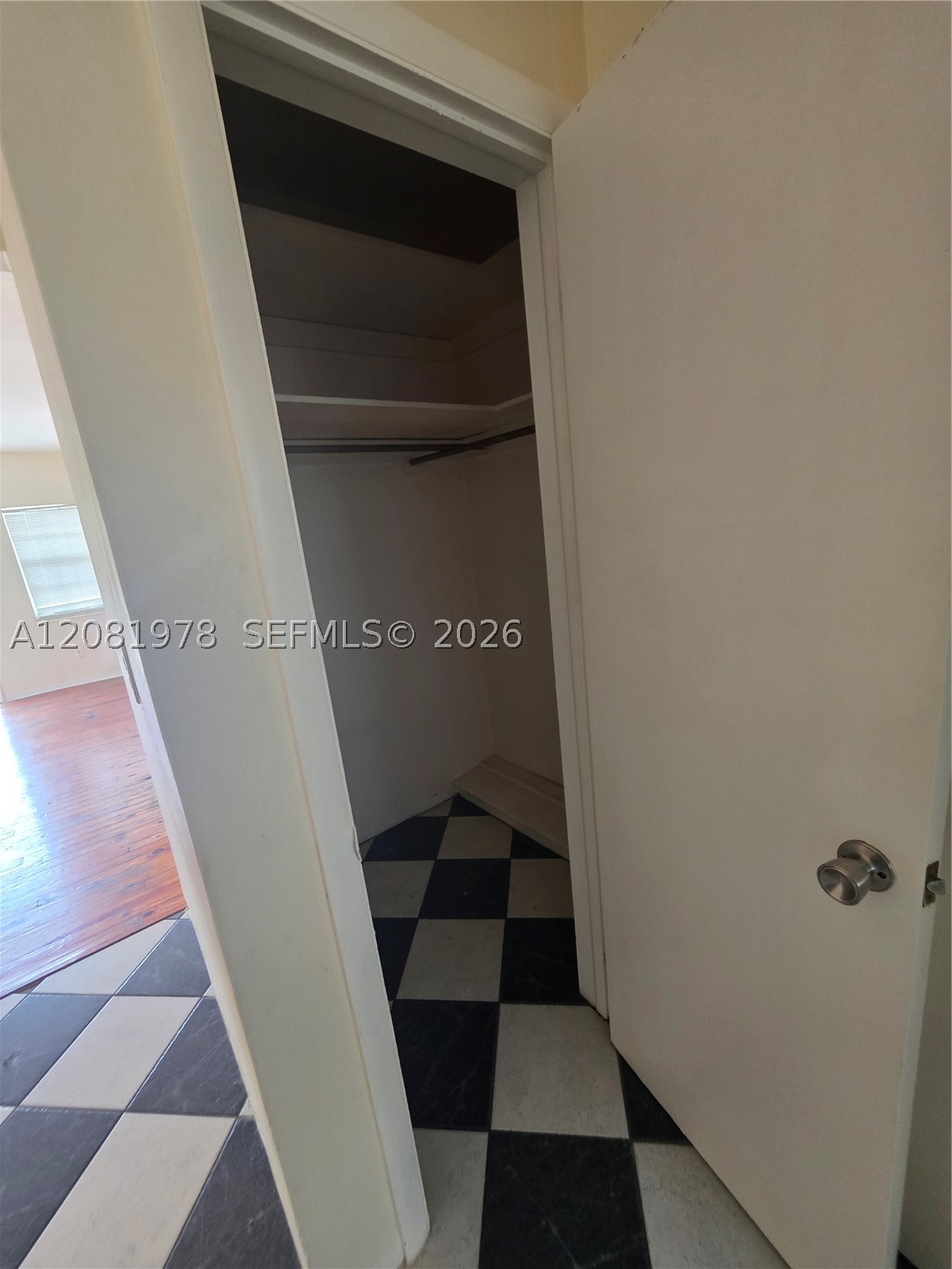 635 8th St 202 Property Photo 10