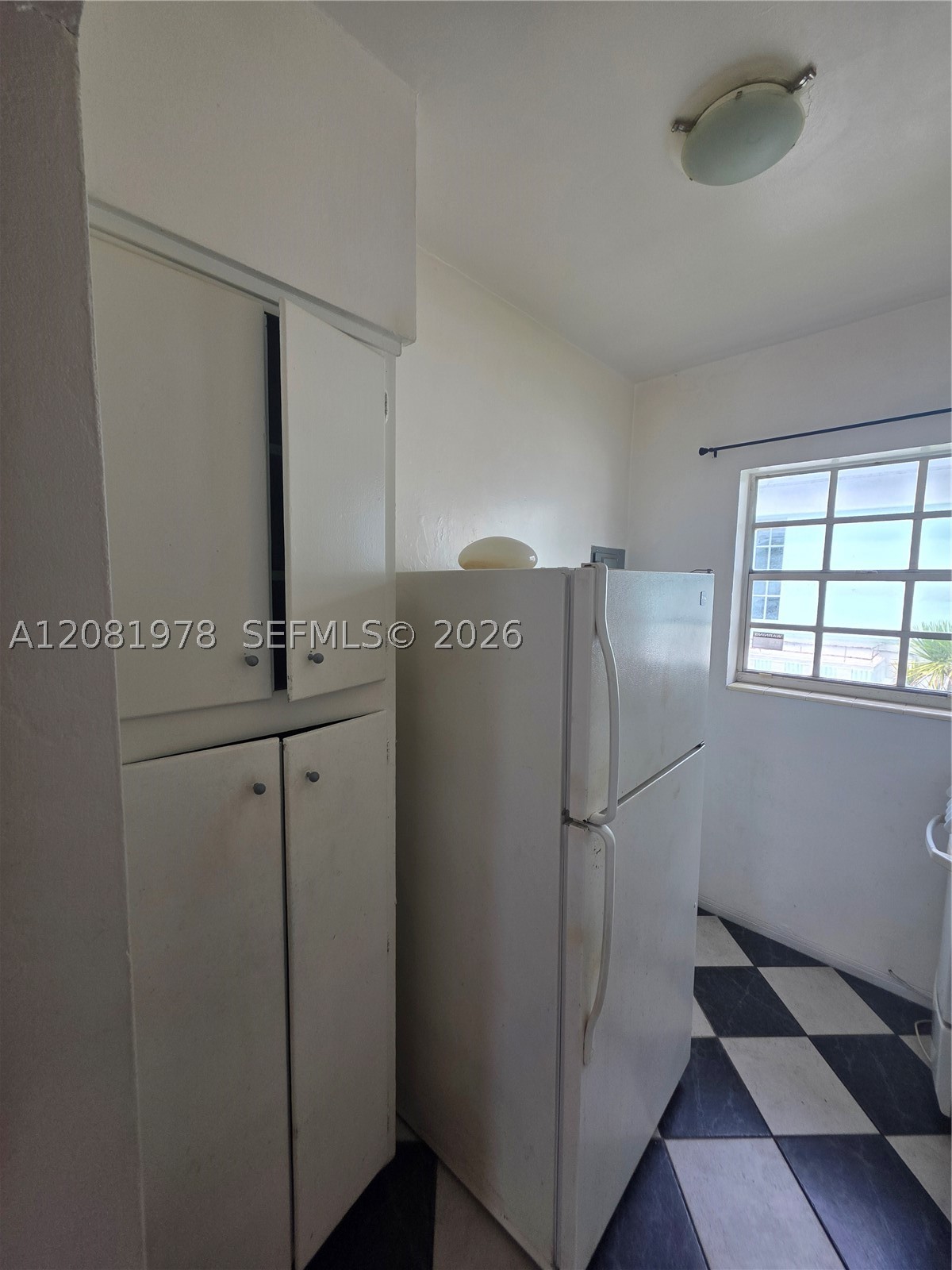 635 8th St 202 Property Photo 11