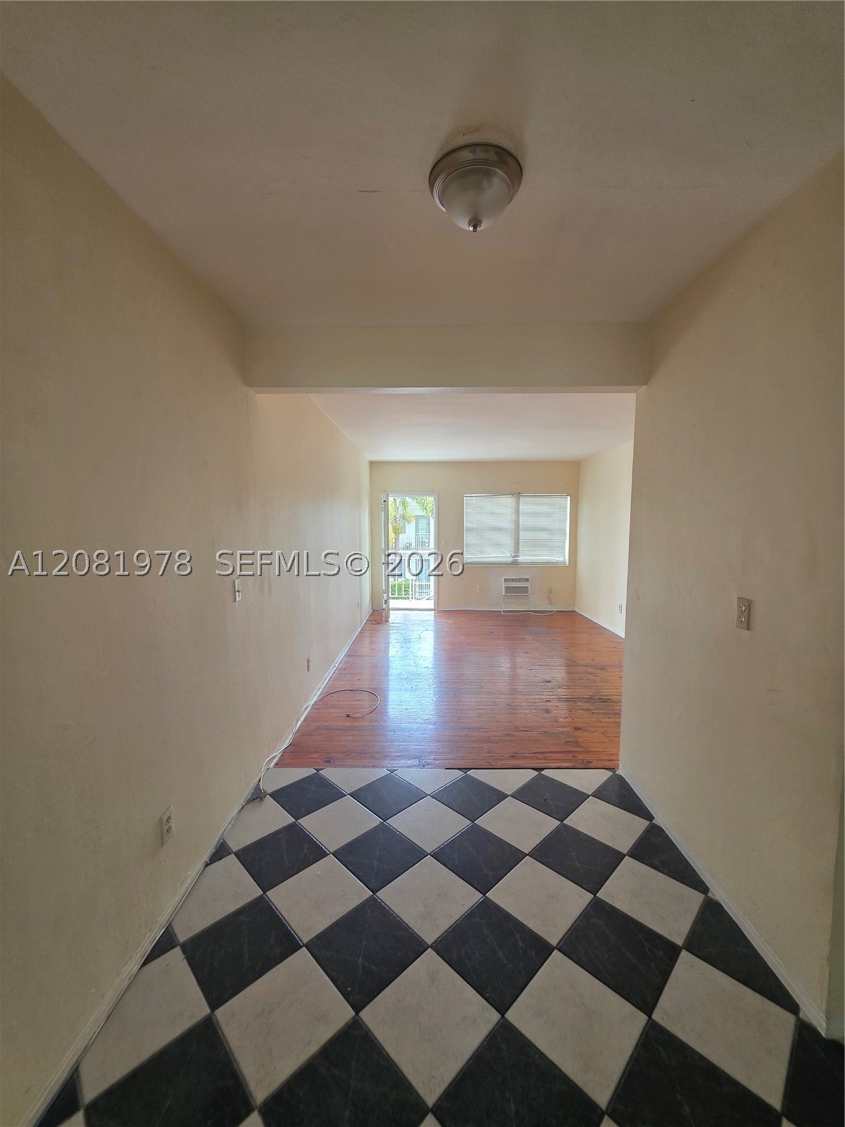 635 8th St 202 Property Photo 12