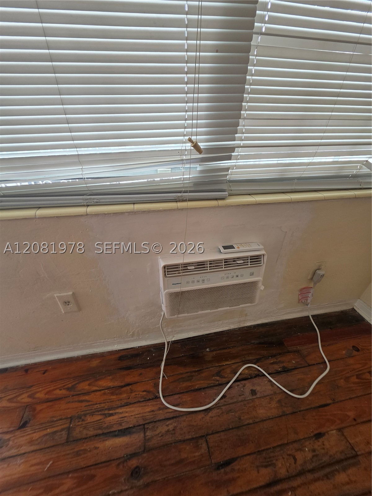 635 8th St 202 Property Photo 13