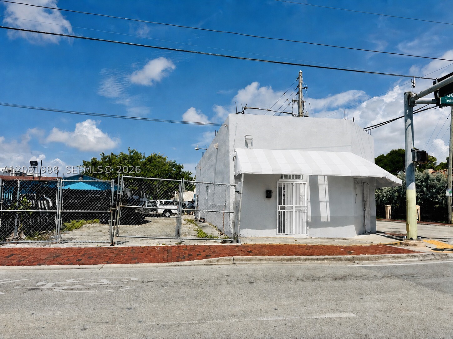 600 Sw 17th Ave Property Photo 2