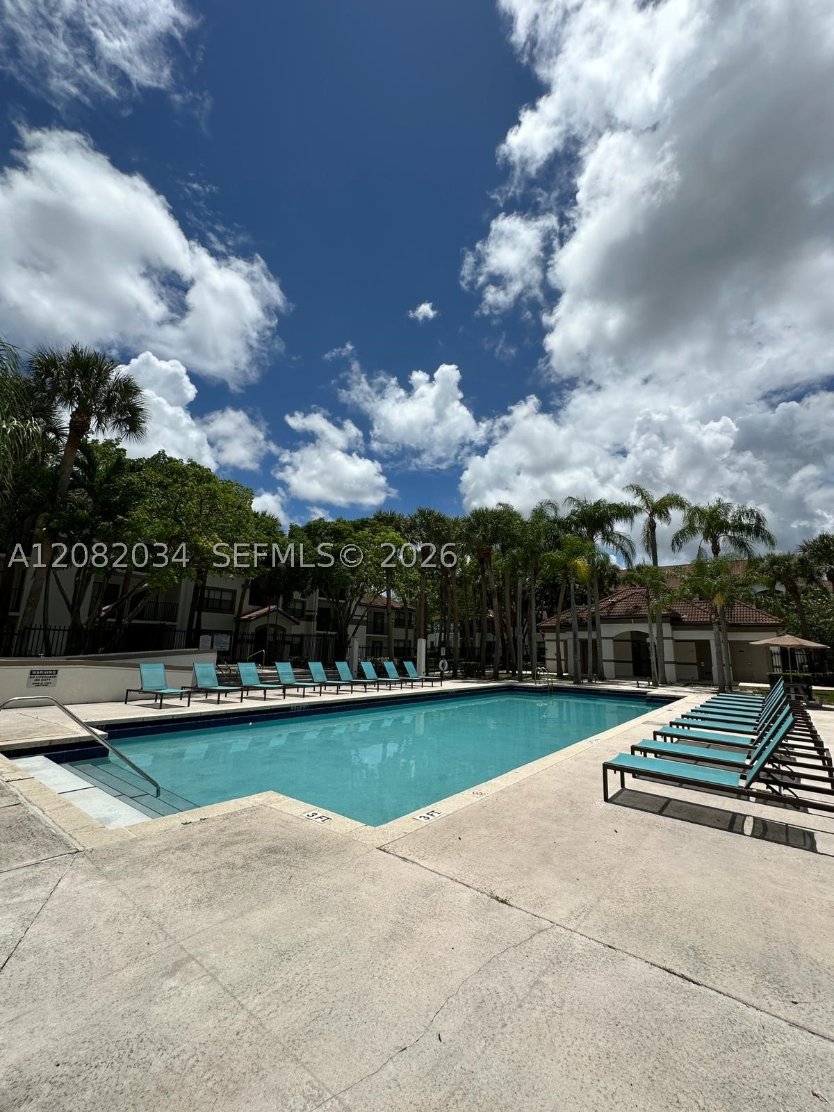 540 S Park Rd 110-9 Property Photo 2