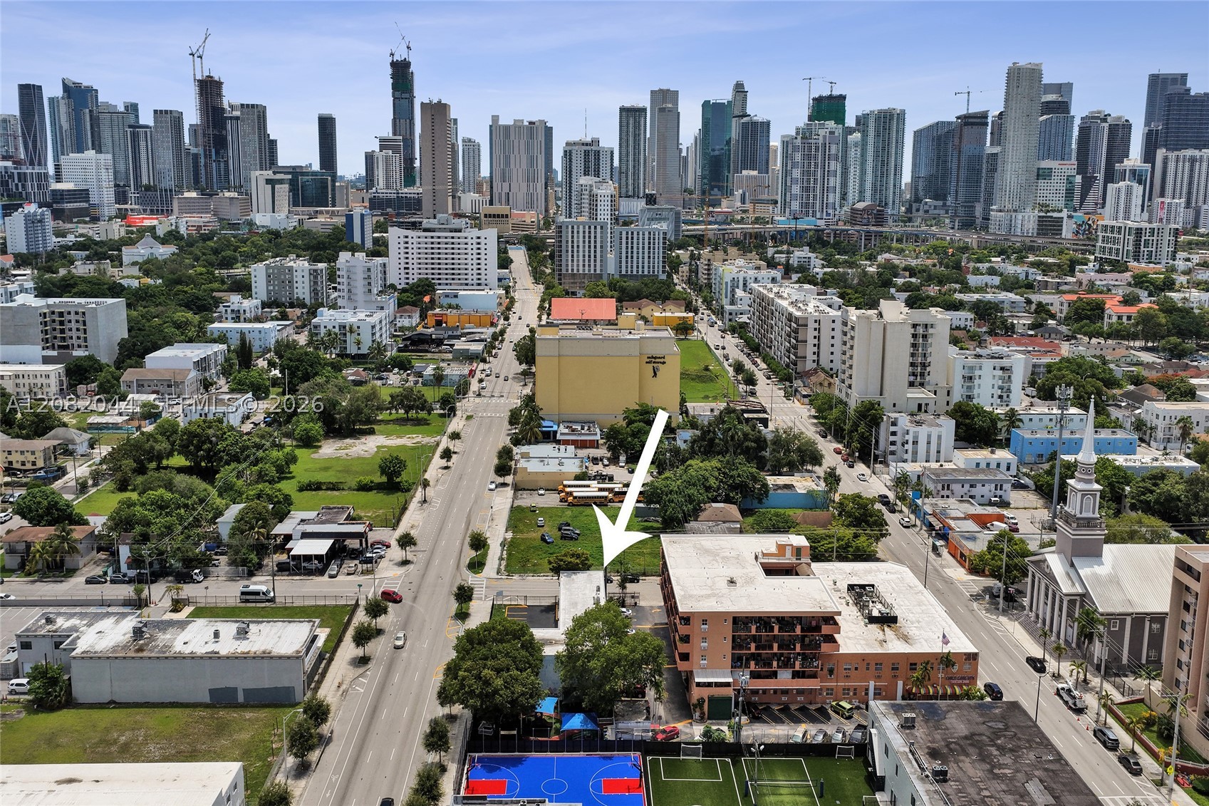 900 Flagler St Property Photo 4