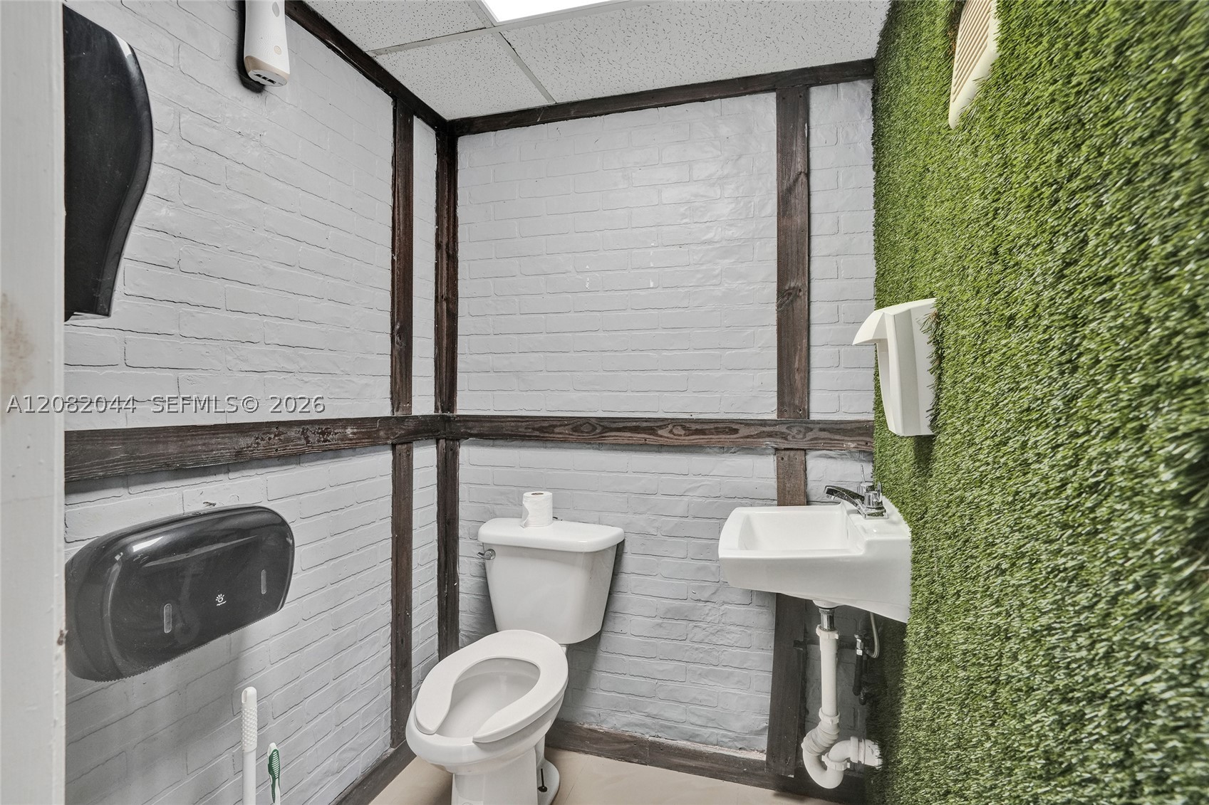 900 Flagler St Property Photo 12