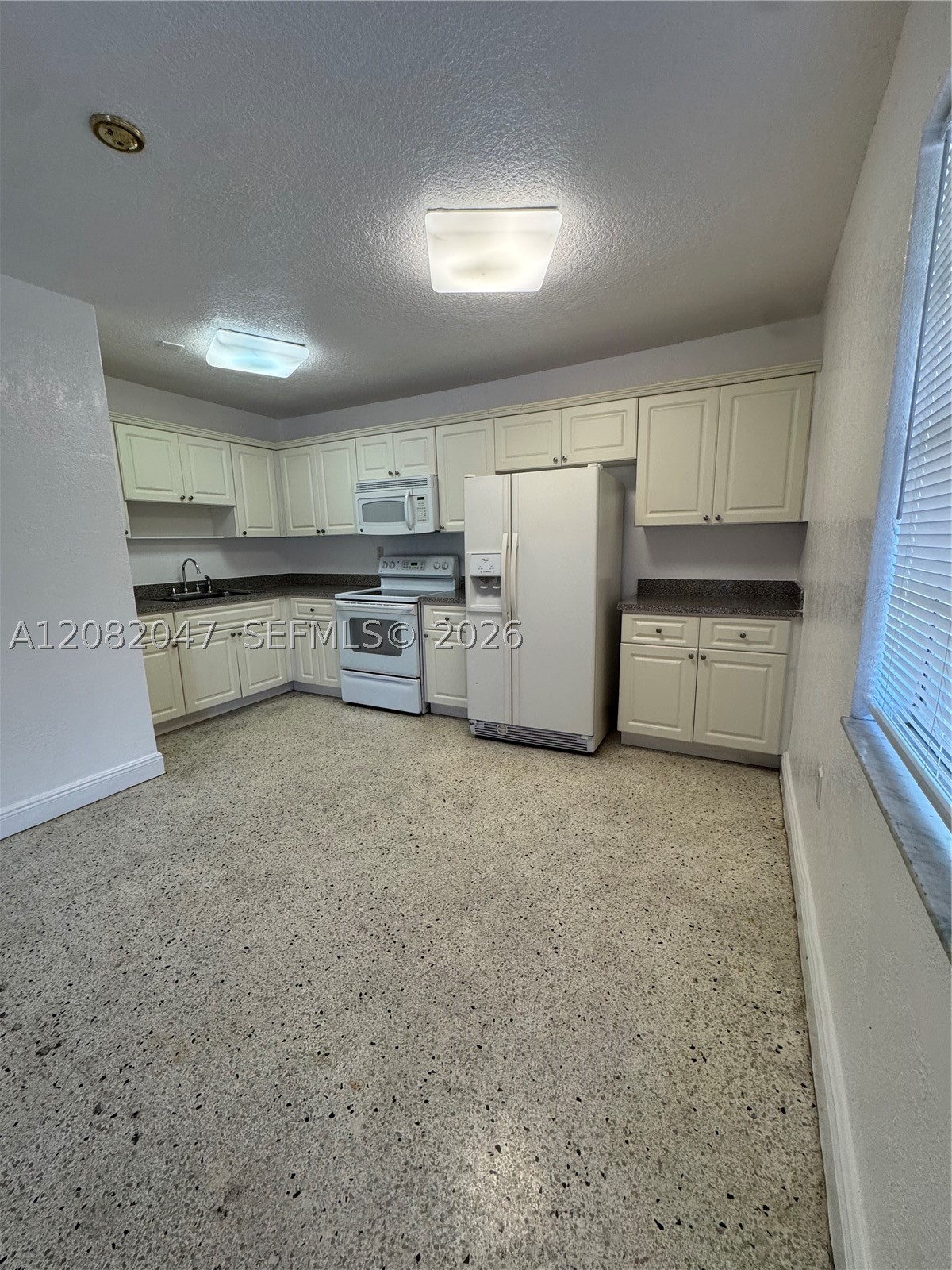 515 Sw 3rd St 3 Property Photo 2